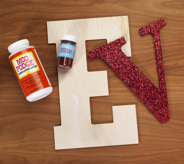 love on edge diy monogram-glitter letter compoonents