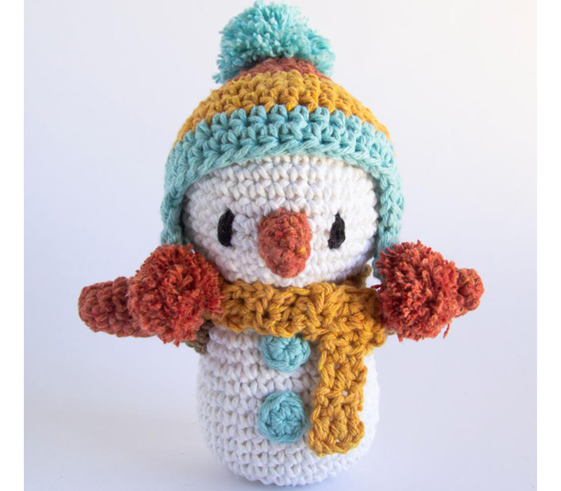 Jingle the Snowman Amigurumi Crochet Kit
