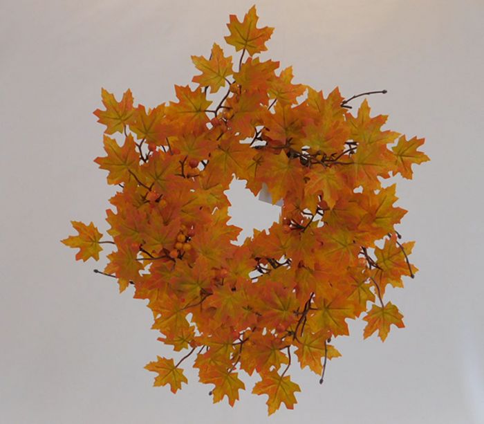 SPC Wreath - Maple Leaf With Berries - 18-inch