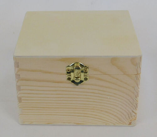 SPC Natural Wood Cigar Box with Gold Latch - Small