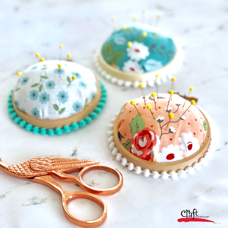 Make this: Embroidery Hoop Pincushion