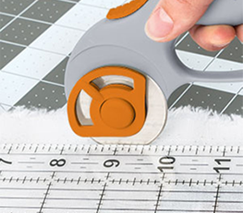 Fiskars® 45mm Loop Handle Rotary Cutter - Light Gray  Trilinglual
